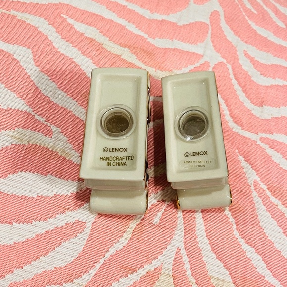 JAN6-New Lenox Jewels of Christmas Amethyst Sleigh Salt & Pepper Shakers - Picture 3 of 7